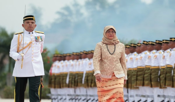 Presiden Singapura diberi sambutan negara di Istana Negara